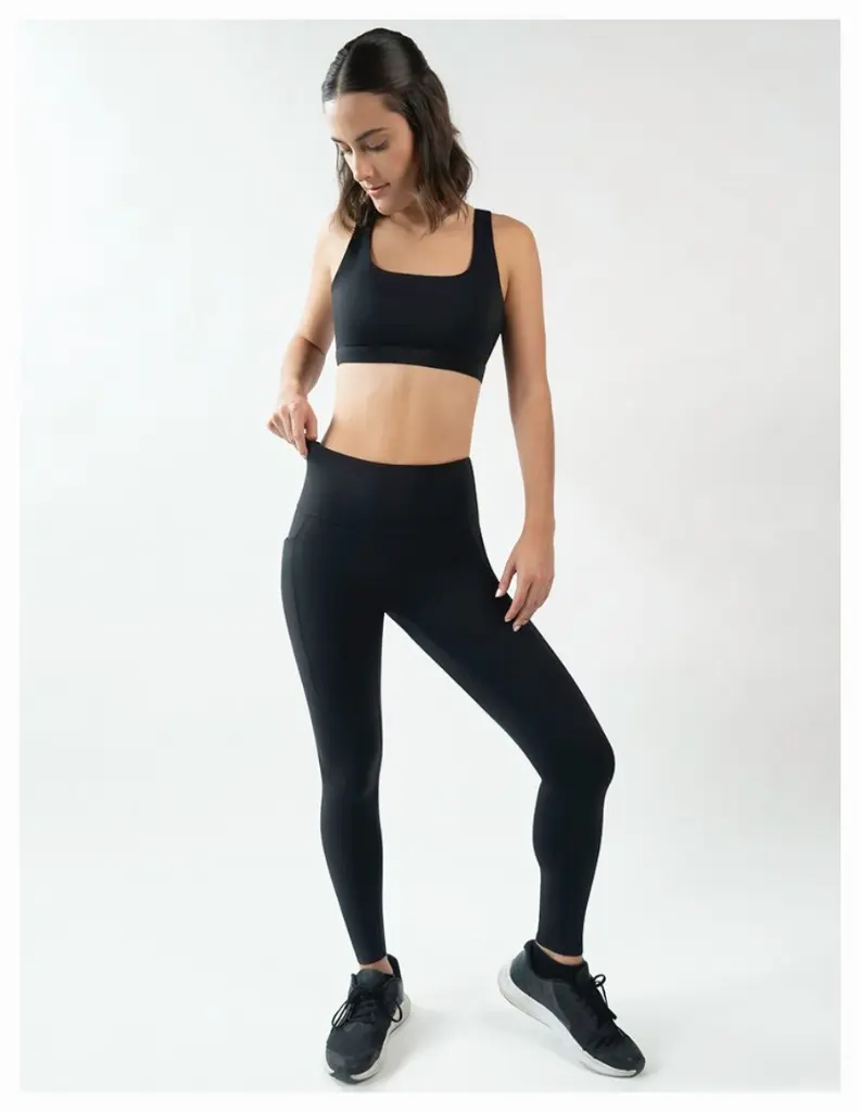 1 strenua-nu-legging-negro-nylon.webp